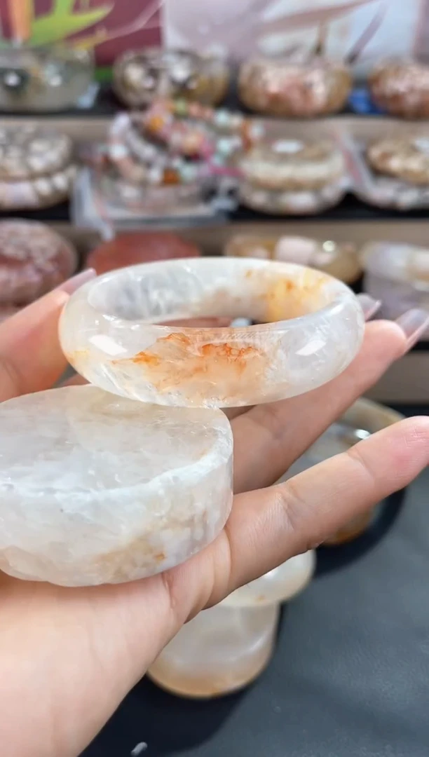 未镶嵌手镯石英质玉57