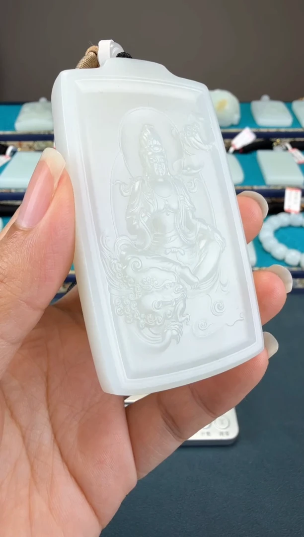 颈饰未镶嵌和田玉1
