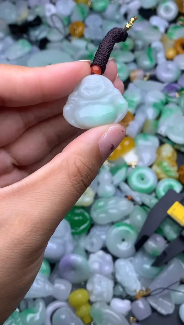 颈饰未镶嵌翡翠天然缅甸翡翠吊坠