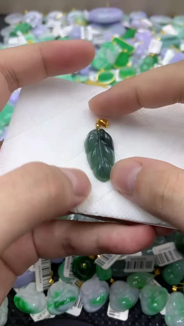 颈饰未镶嵌翡翠天然缅甸翡翠A货