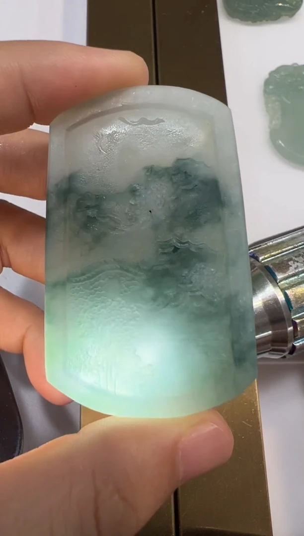 未镶嵌定制翡翠山水