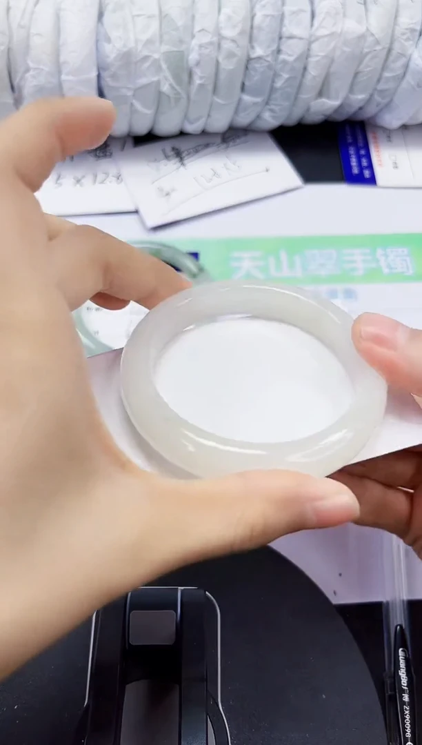 石英质玉手镯未镶嵌566-55/56
