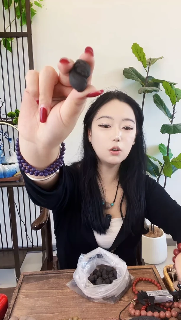 泥塑玉兰龙宝宝一个
