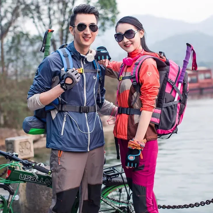 户外登山包学生大容量轻便旅行背包男士旅游双肩包背包男双肩包