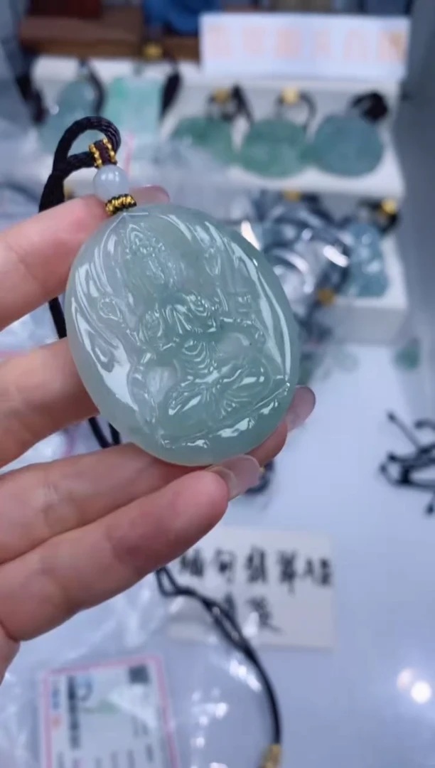 颈饰未镶嵌翡翠吊坠