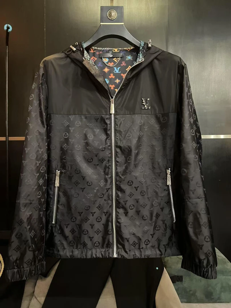 2025新款男士休闲防晒皮肤衣立领简约男士情侣款外套（6668）