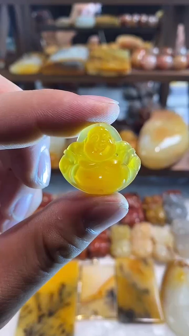 未镶嵌石英质玉（黄龙玉）吊坠(不含链)黄龙玉小佛