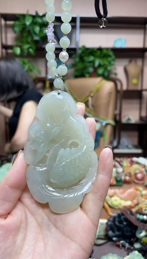 未镶嵌蛇纹石玉颈饰·