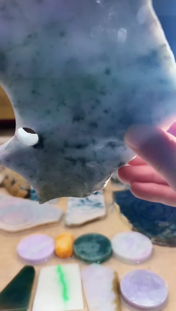 翡翠挂件未镶嵌A货张麦7652
