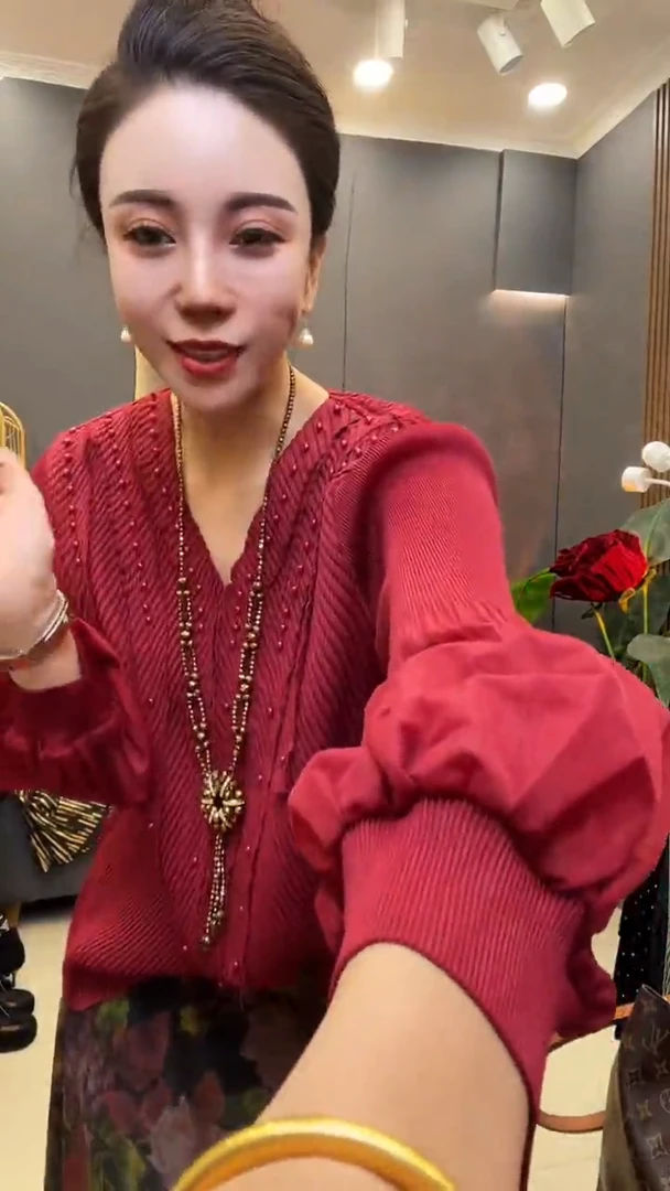 聚酯纤维（涤纶）红色