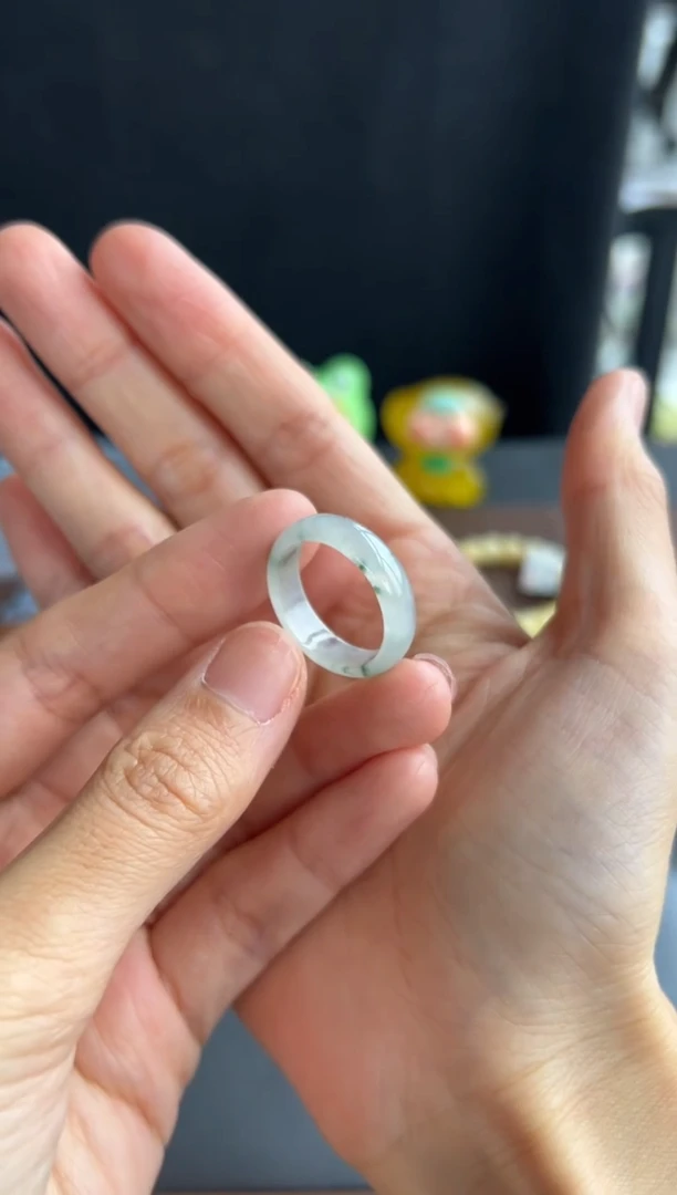 翡翠未镶嵌吊坠(不含链)15买断16