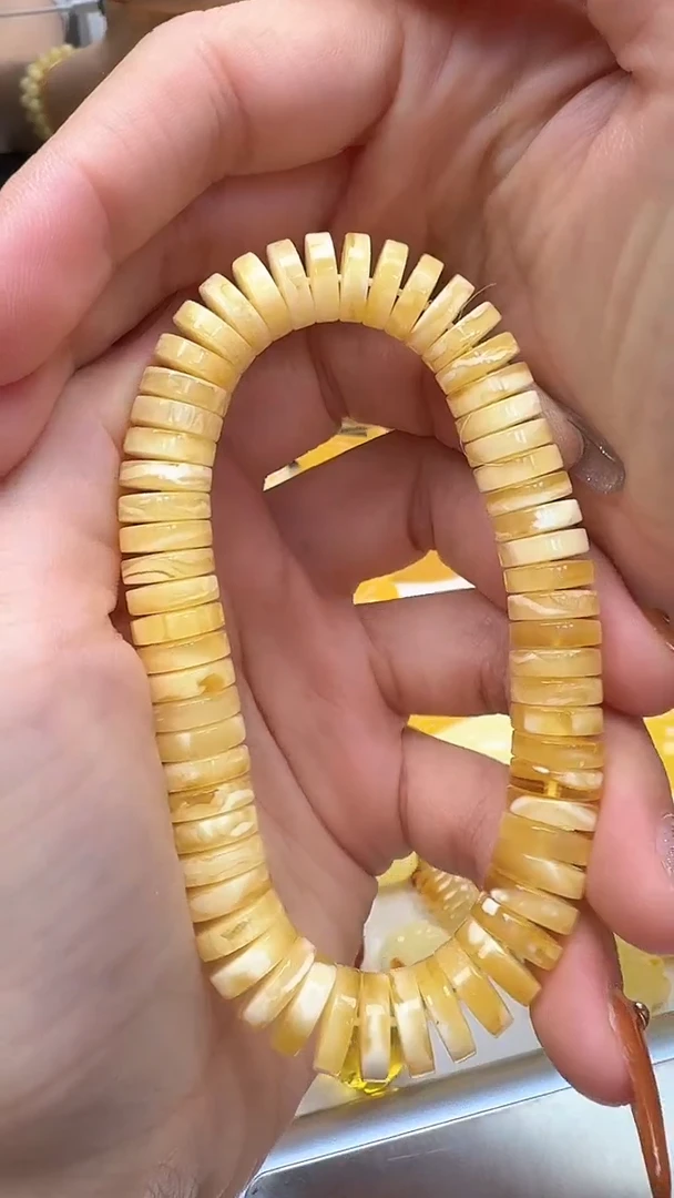 裸石琥珀未镶嵌如图