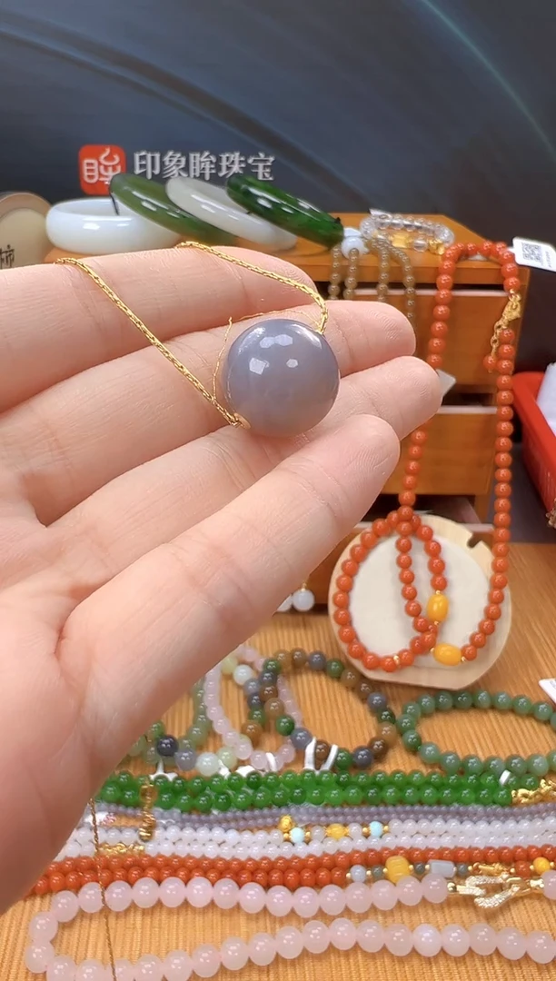 颈饰18K金镶嵌和田玉多样性拍一发一cg