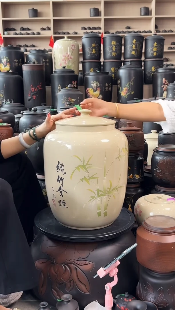 罐瑕疵茶缸高44cm 白泥 281