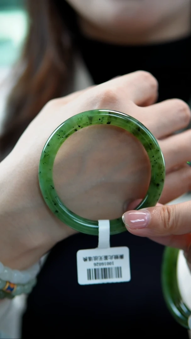 【闪购商品】和田玉手镯未镶嵌55美人条