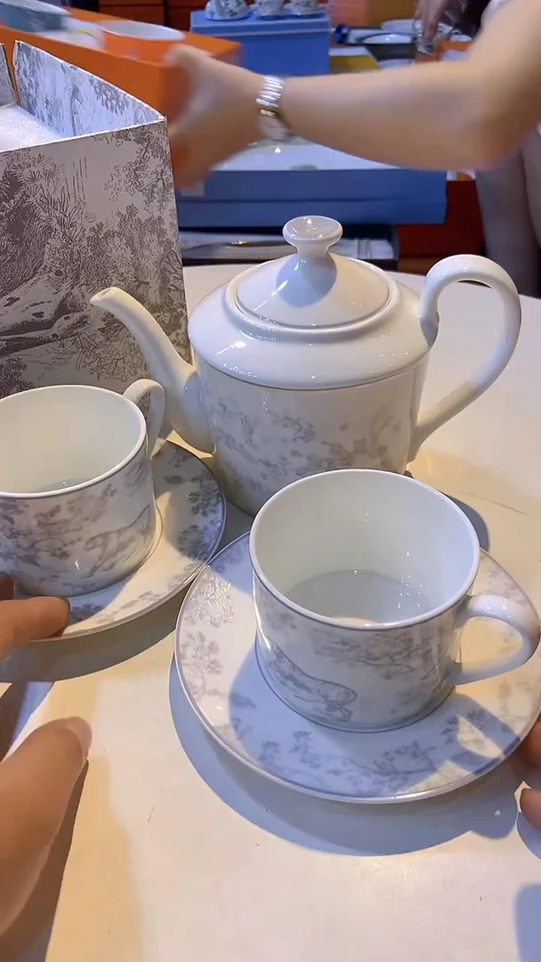 鸿辉家品牌瓷器，京东包邮！