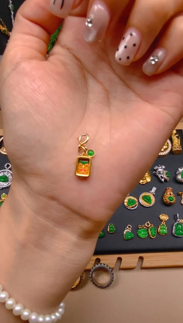 吊坠(不含链)银S925镶嵌翡翠扎吉拉母