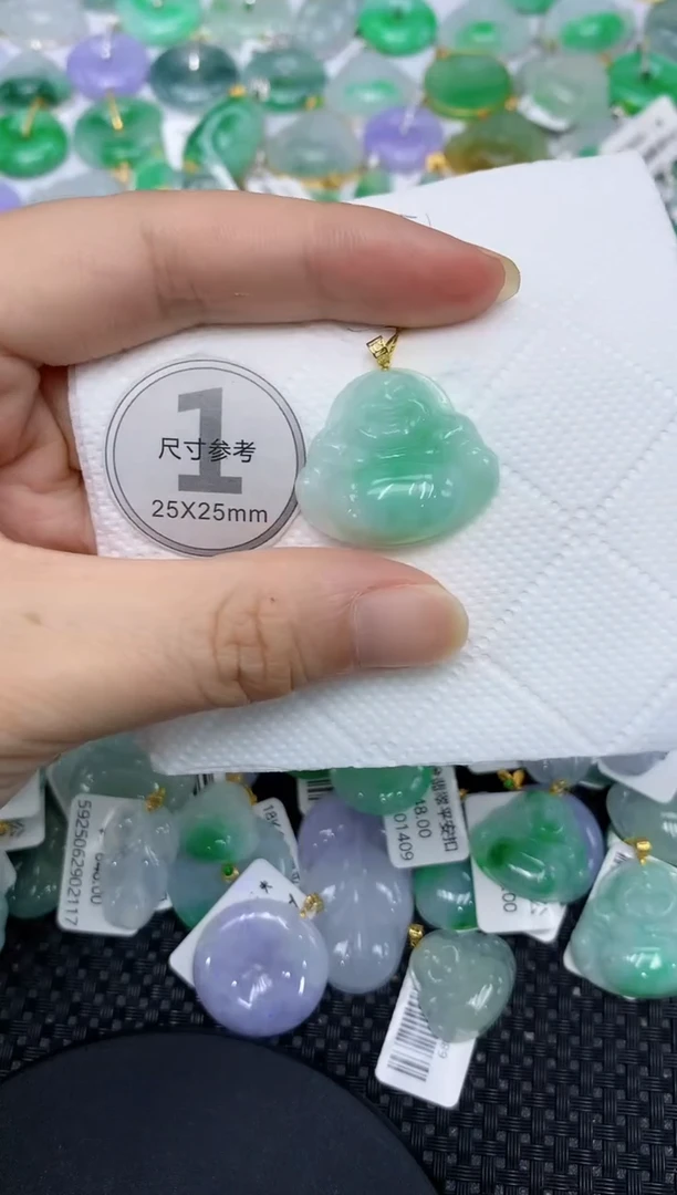翡翠18K金镶嵌颈饰1111111