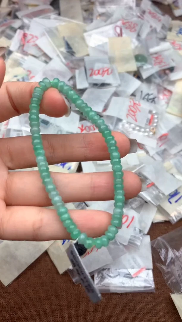 未镶嵌挂件翡翠—