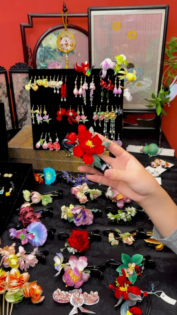 刺绣绛**草非遗手工绒花饰品