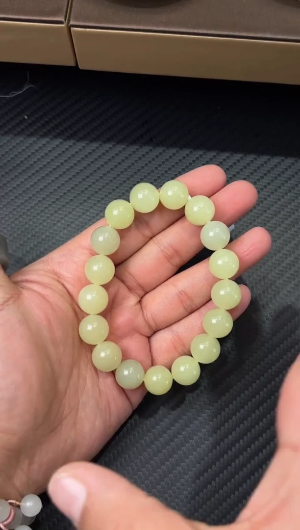 未镶嵌手串和田玉若羌微色差卡12M