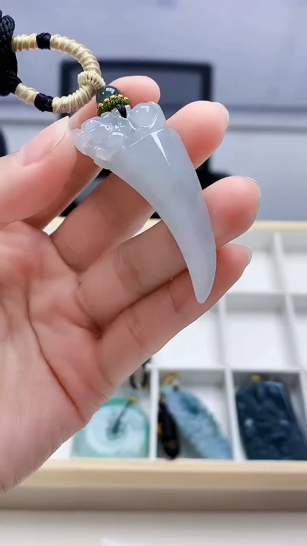 未镶嵌定制翡翠5028lr-毛货挂件60