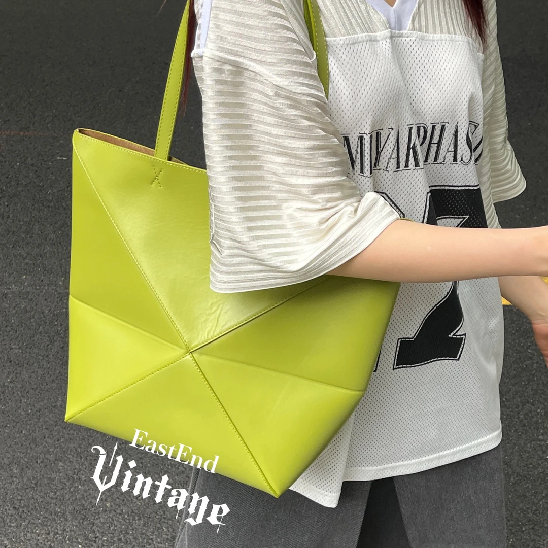 95新 LOEWE/罗意威 東区-草绿中号牛皮革puzzlefold手袋/83507