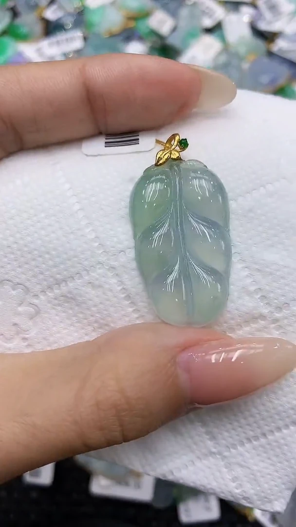 翡翠18K金镶嵌颈饰111111111111