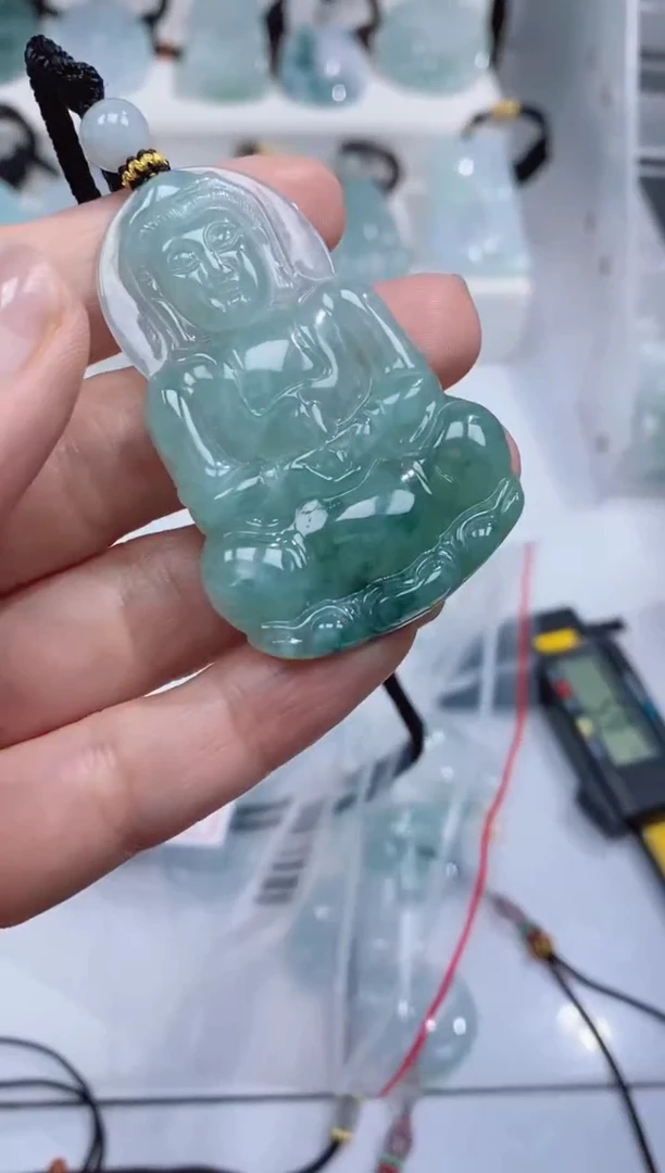 颈饰未镶嵌翡翠吊坠