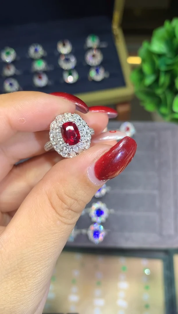 18K金镶嵌戒指红宝石2.01ct