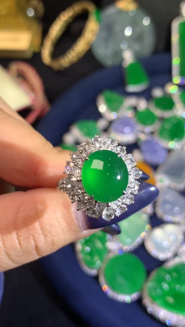【闪购商品】翡翠挂件18K金镶嵌冰阳绿戒指年货节