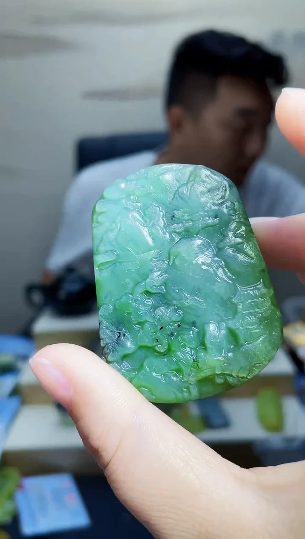 和田玉未镶嵌颈饰1