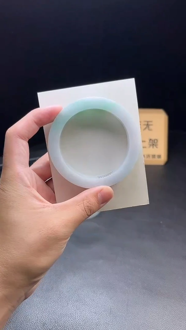 定制翡翠手镯未镶嵌招**主定制