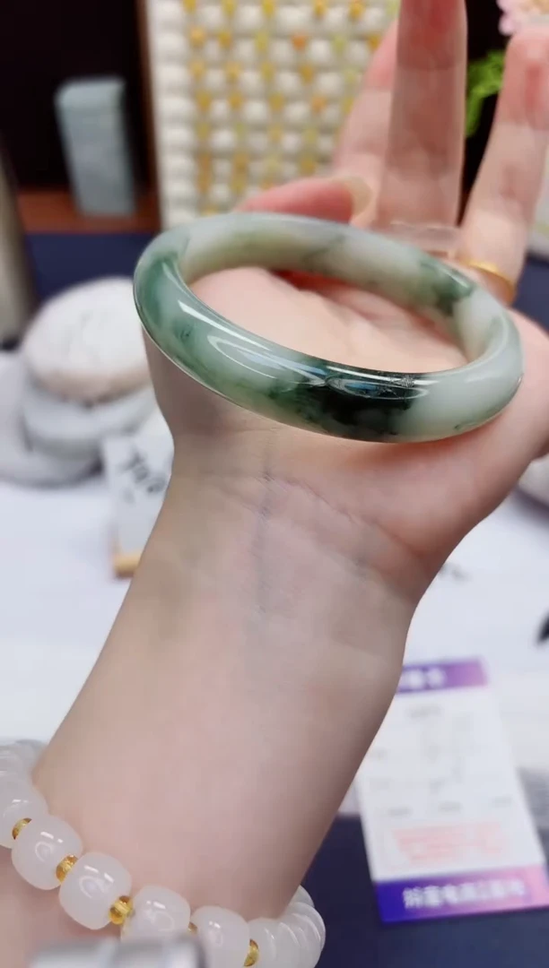未镶嵌手镯石英质玉89-天山翠-圈口60