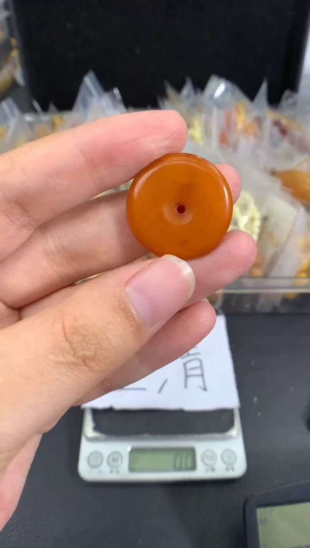 蜜蜡未镶嵌珠宝奇石1