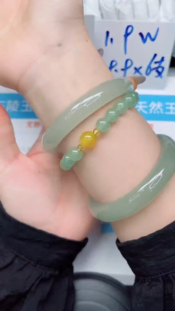 未镶嵌手镯石英质玉94-62