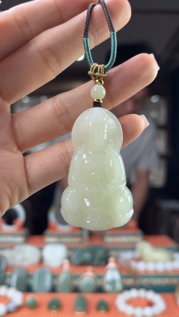 和田玉未镶嵌颈饰佩佩