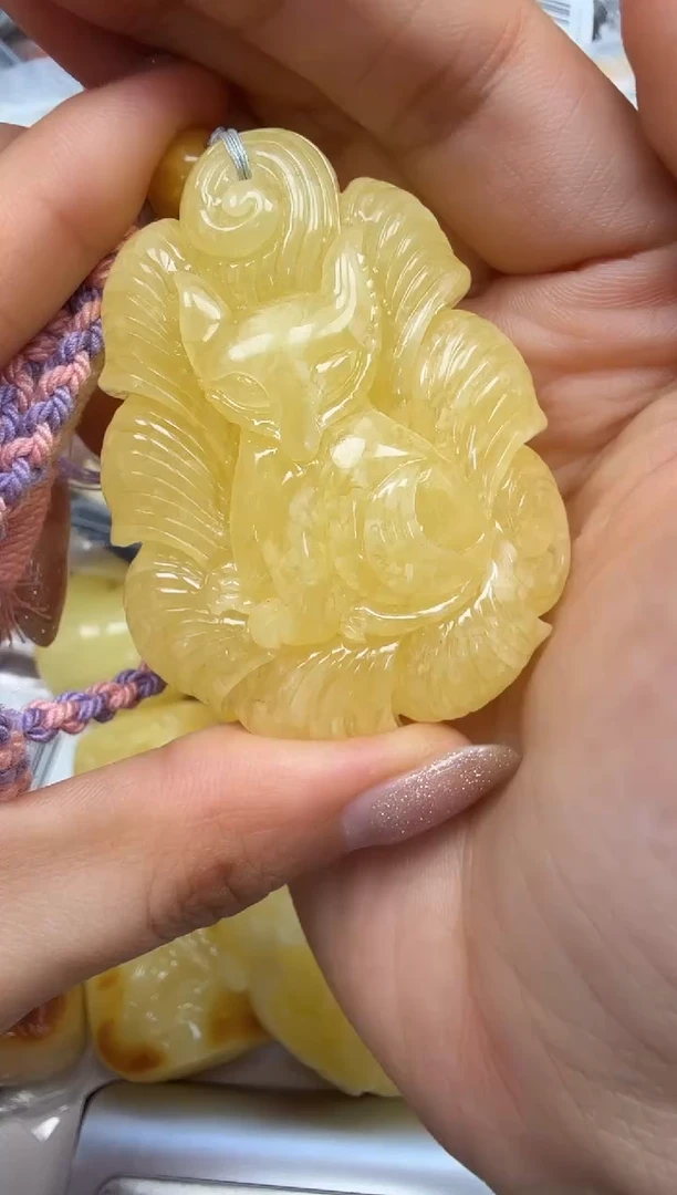 裸石琥珀未镶嵌如图