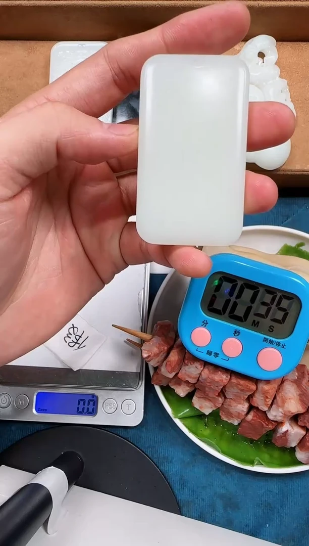 颈饰未镶嵌和田玉我****哥吊坠