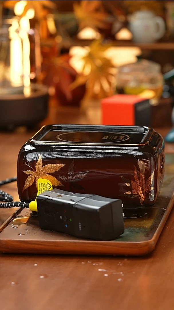 莺歌烧/四方大漆地金枫纹