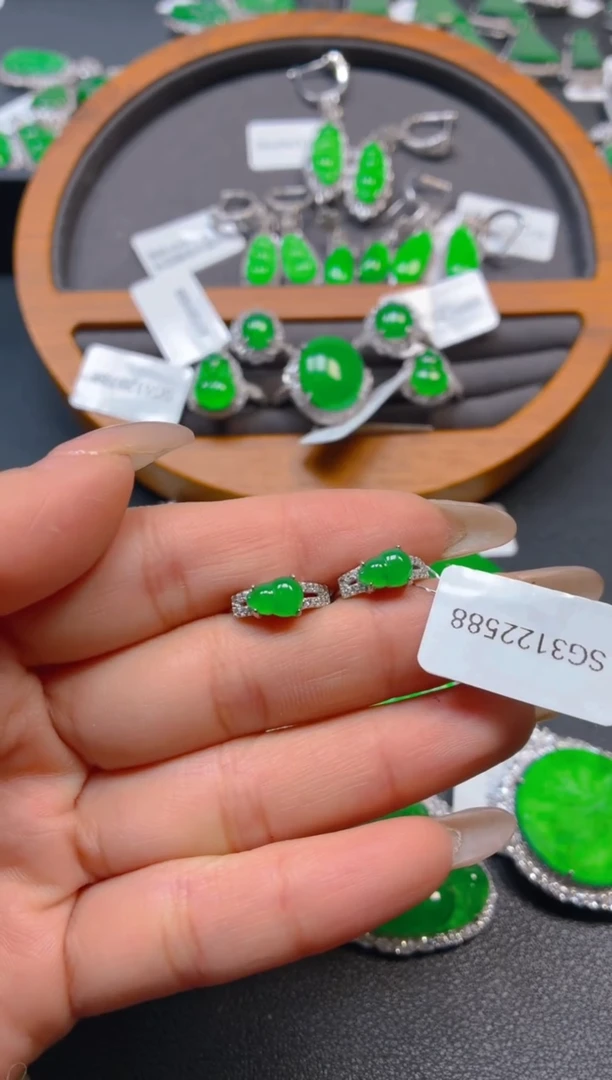 吊坠(不含链)银S925镶嵌翡翠1