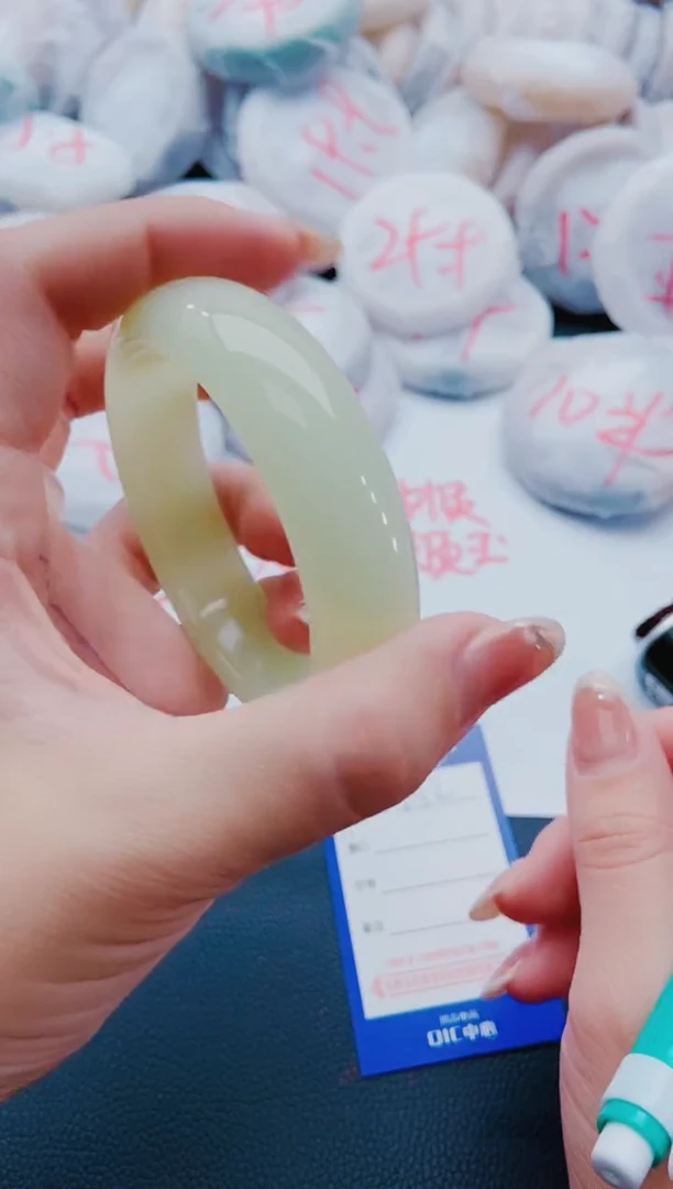 未镶嵌手镯石英质玉K32-59-60