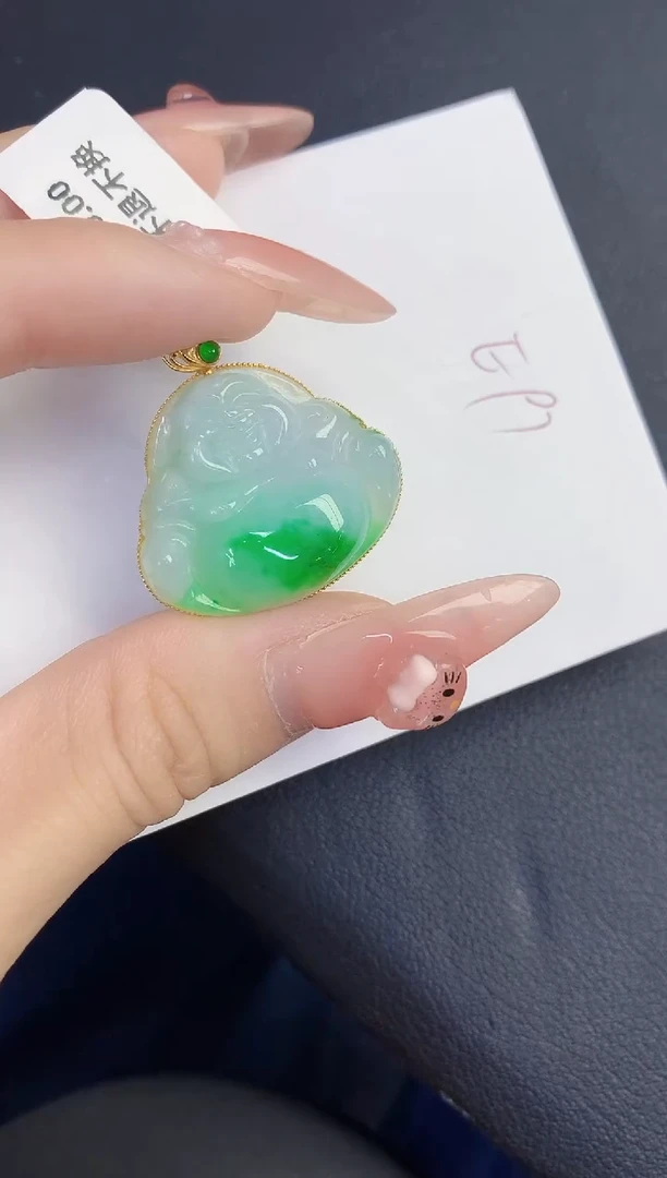 颈饰18K金镶嵌翡翠缅甸天然翡翠A货