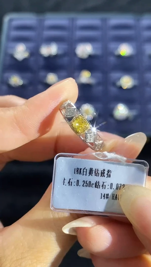 戒指18K金镶嵌钻石321