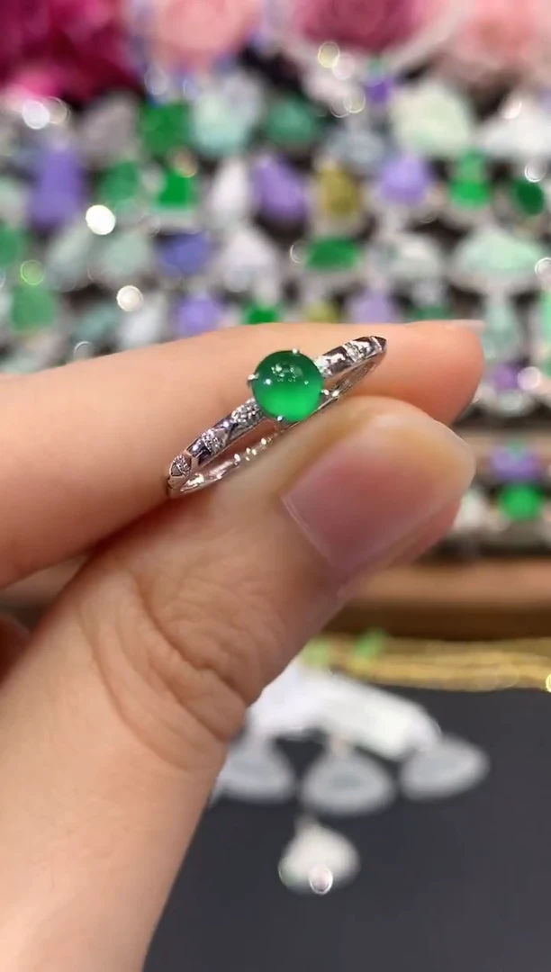 18K金镶嵌戒指翡翠C35