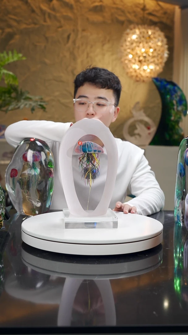 手工艺品琉璃红***5磨砂水母摆件