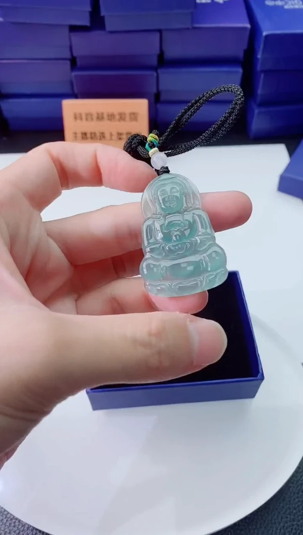 翡翠未镶嵌颈饰