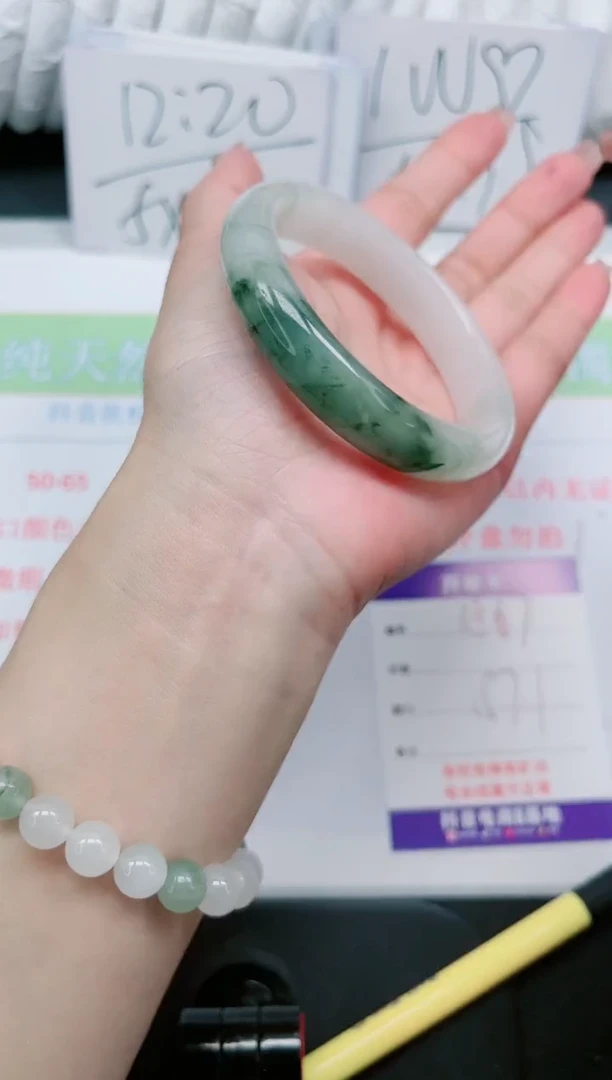 【闪购商品】石英质玉手镯未镶嵌187