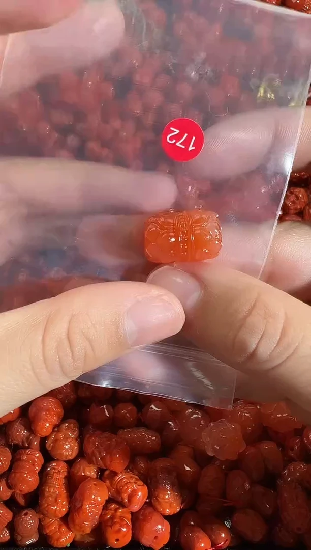 颈饰未镶嵌南红玛瑙1