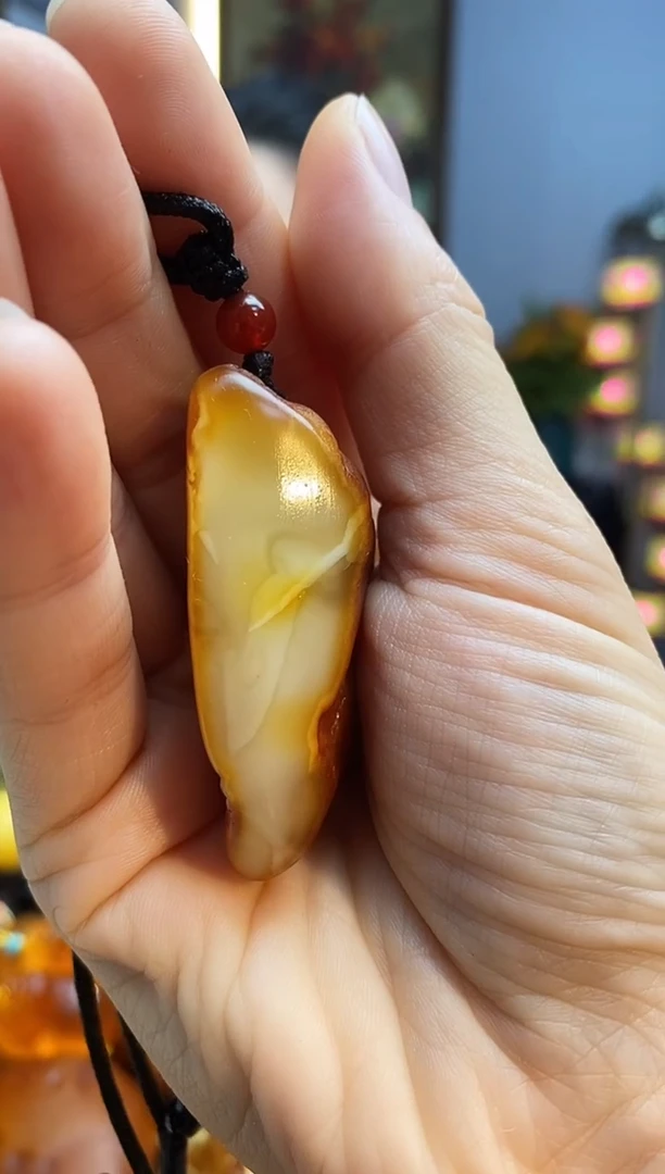 琥珀颈饰未镶嵌吊坠